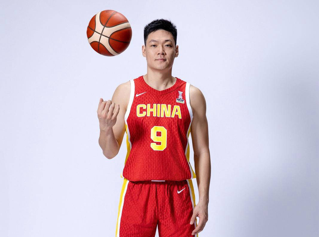 中国三人男篮不敌卫冕冠军张宁6分4篮板的简单介绍