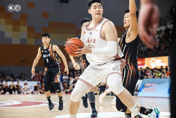 包含北京大学男篮队史第五次夺CUBAL全国总冠军的词条