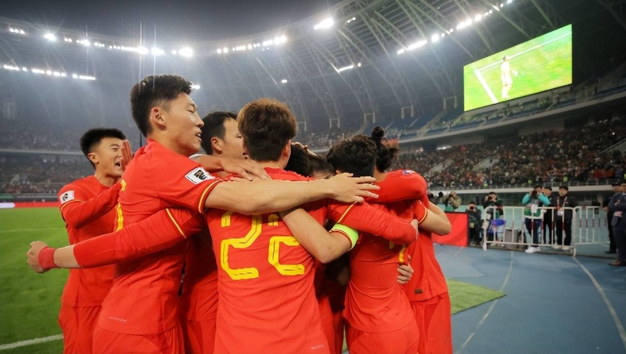 开云体育-这配合太精彩！国足1-0中国香港，黄政宇破门，东亚杯首球到来了(国足和香港比赛结果)