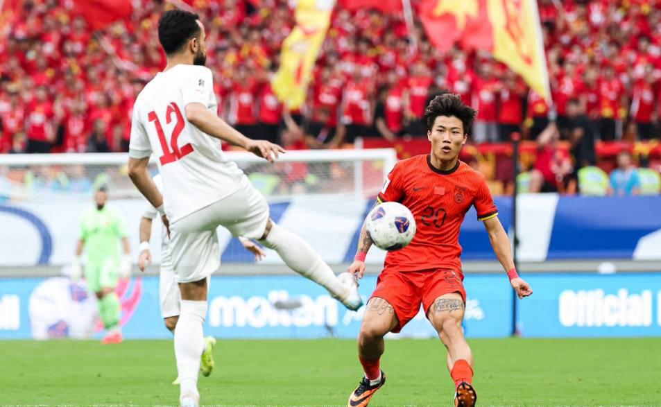 这配合太精彩！国足1-0中国香港，黄政宇破门，东亚杯首球到来了(国足和香港比赛结果)