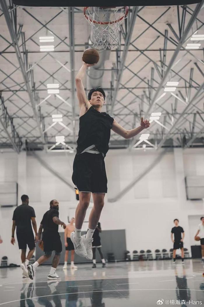 去年新秀二阵中锋今日面对杨瀚森11投仅1中(杨瀚森2025nba选秀)