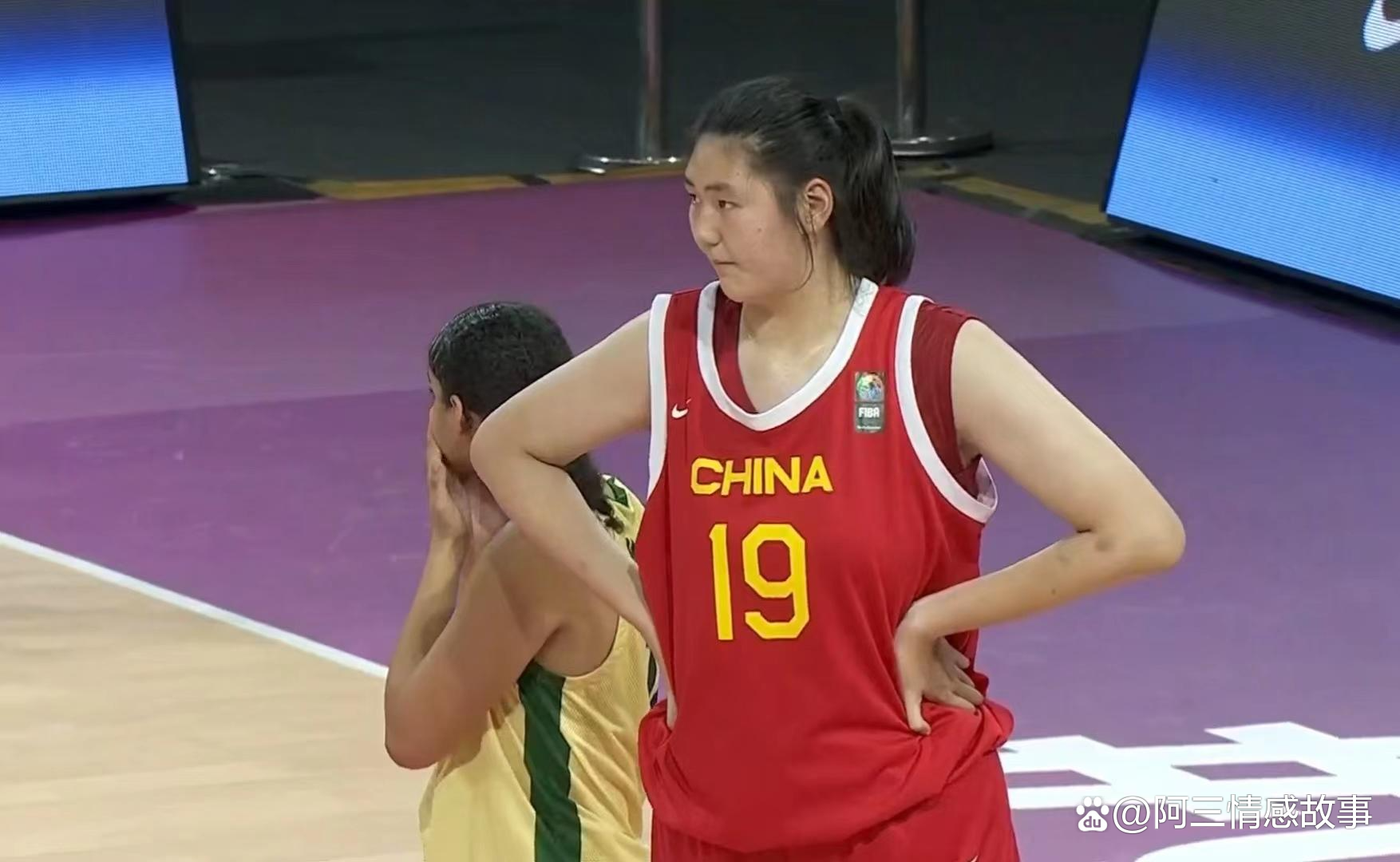 亚洲杯-张子宇11分钟13分中国女篮狂胜印尼51分(中国女篮张子宇图片视频)